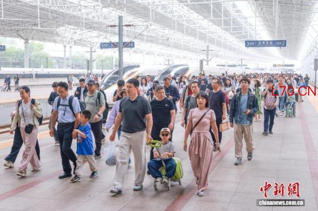端午假期首日2.4亿人次跨区域流动
